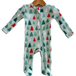 Two Newborn Organic Waffle Basic Zip
Footies by SpearmintLOVE